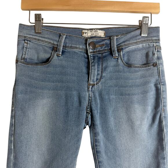 Free People Low Rise Stretch Denim Blue Light Wash Skinny Jeans Size 25 - Picture 2 of 7